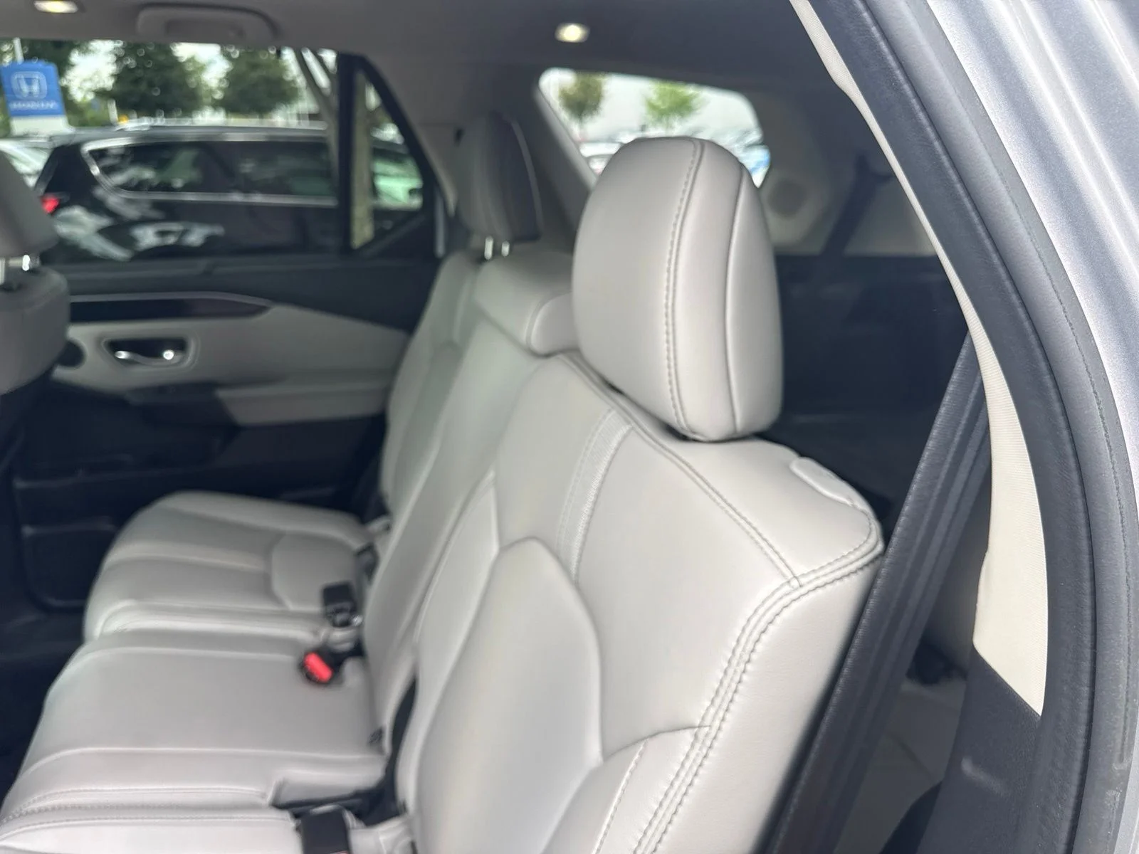 Used 2023 Lunar Silver Metallic Honda Touring image 15