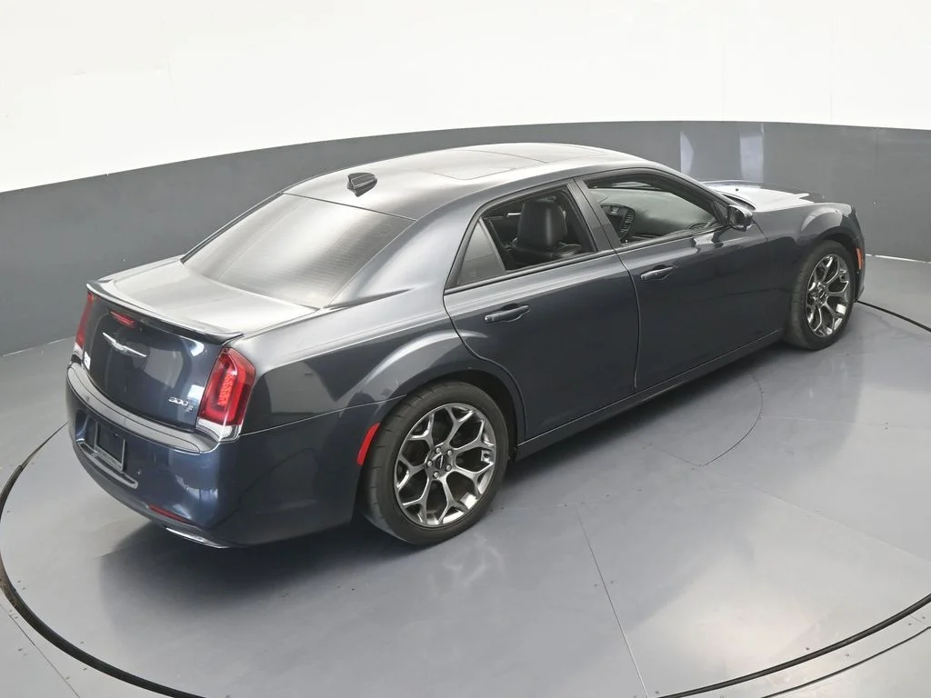 Used 2018 Maximum Steel Metallic Clearcoat Chrysler S image 52