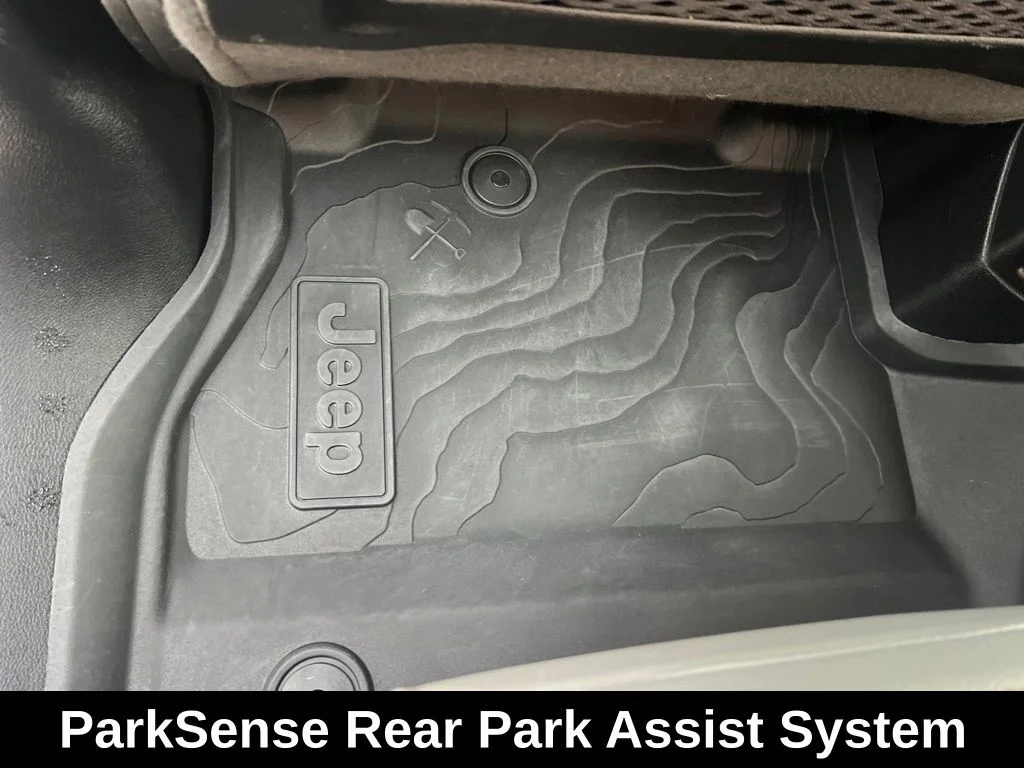 Used 2021 Silver Jeep Mojave image 19