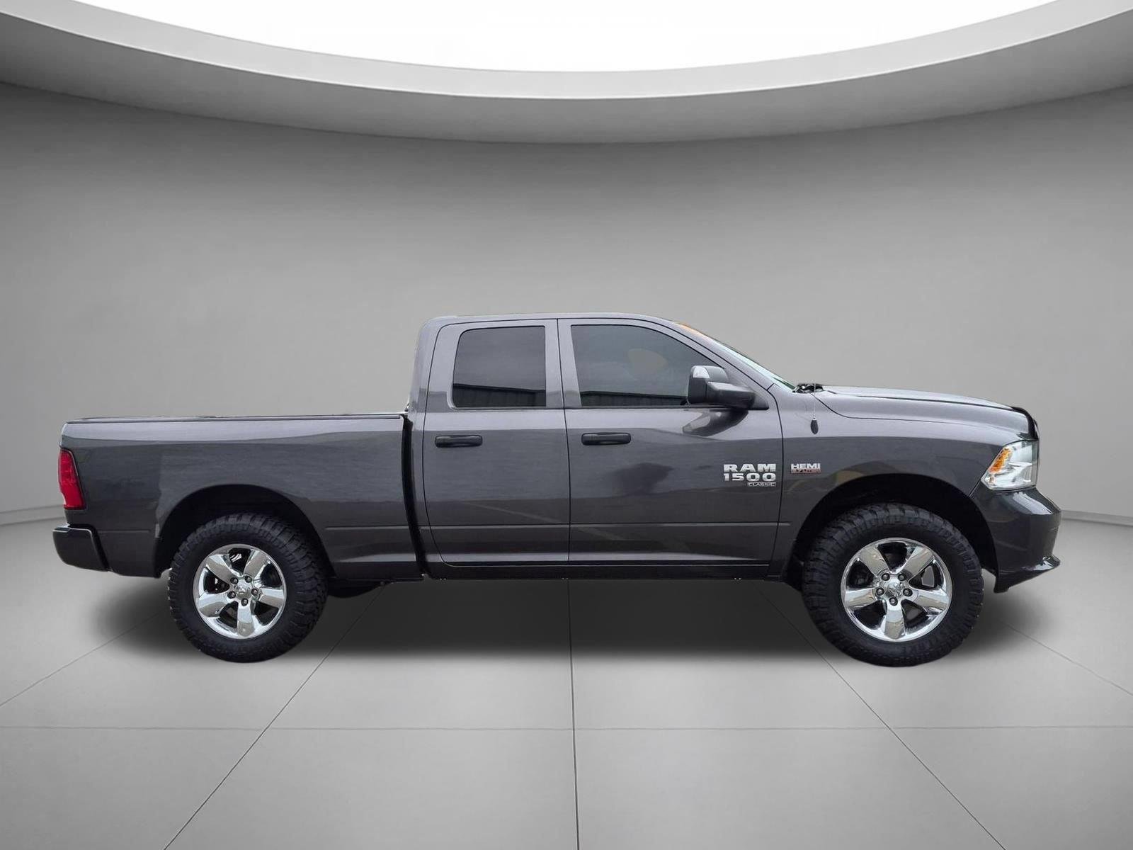 Used 2019 Granite Crystal Metallic Clearcoat Ram Express image 6
