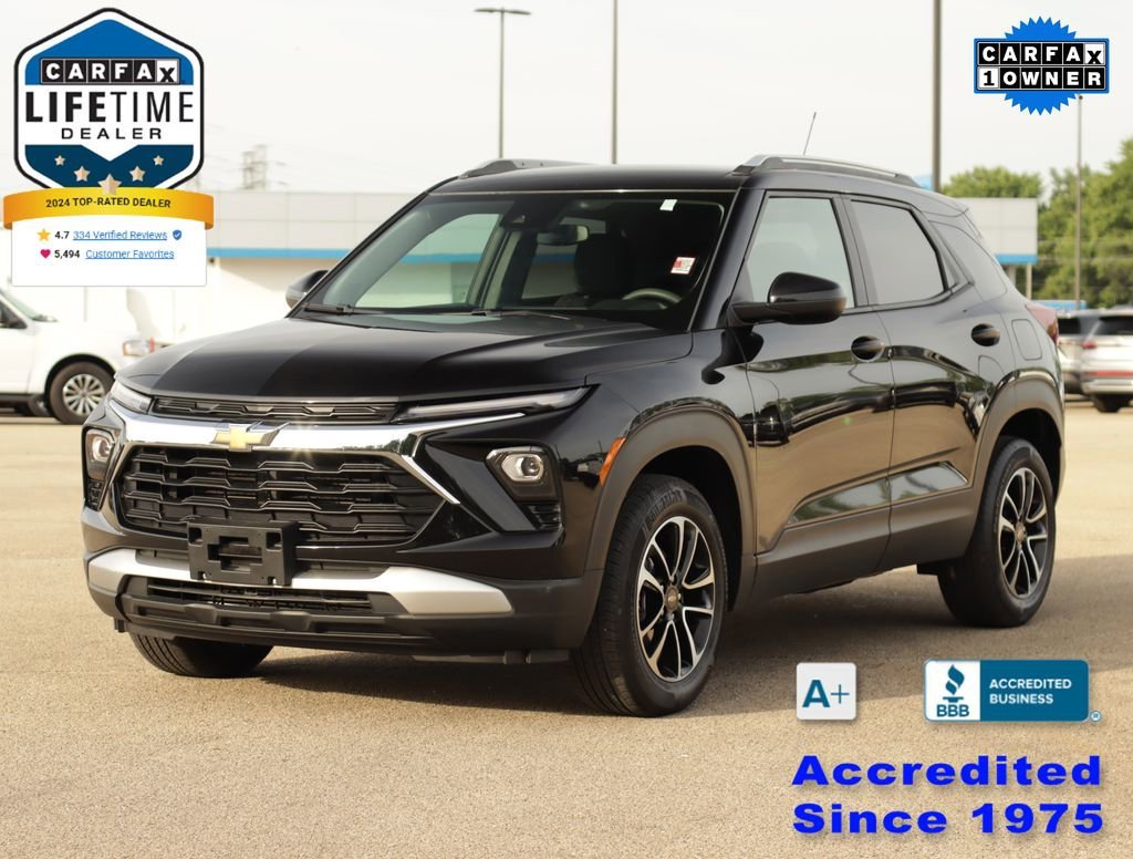 Used 2025 Mosaic Black Metallic Chevrolet LT image 3