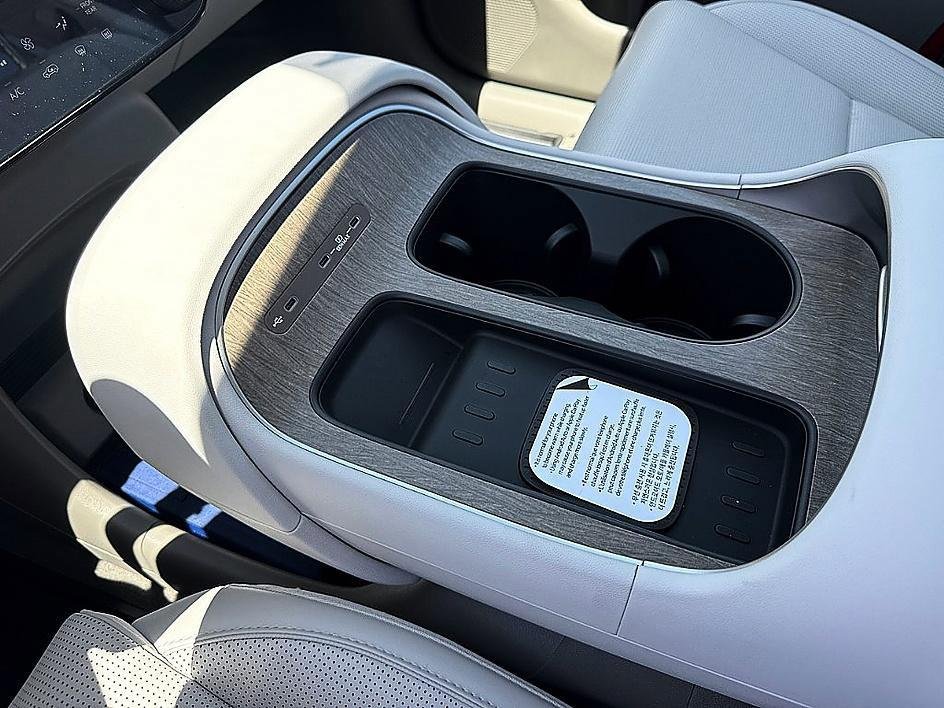 New 2026 Creamy White Pearl Hyundai SEL AWD image 27
