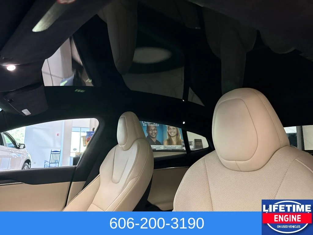 Used 2021  Tesla Plaid image 18