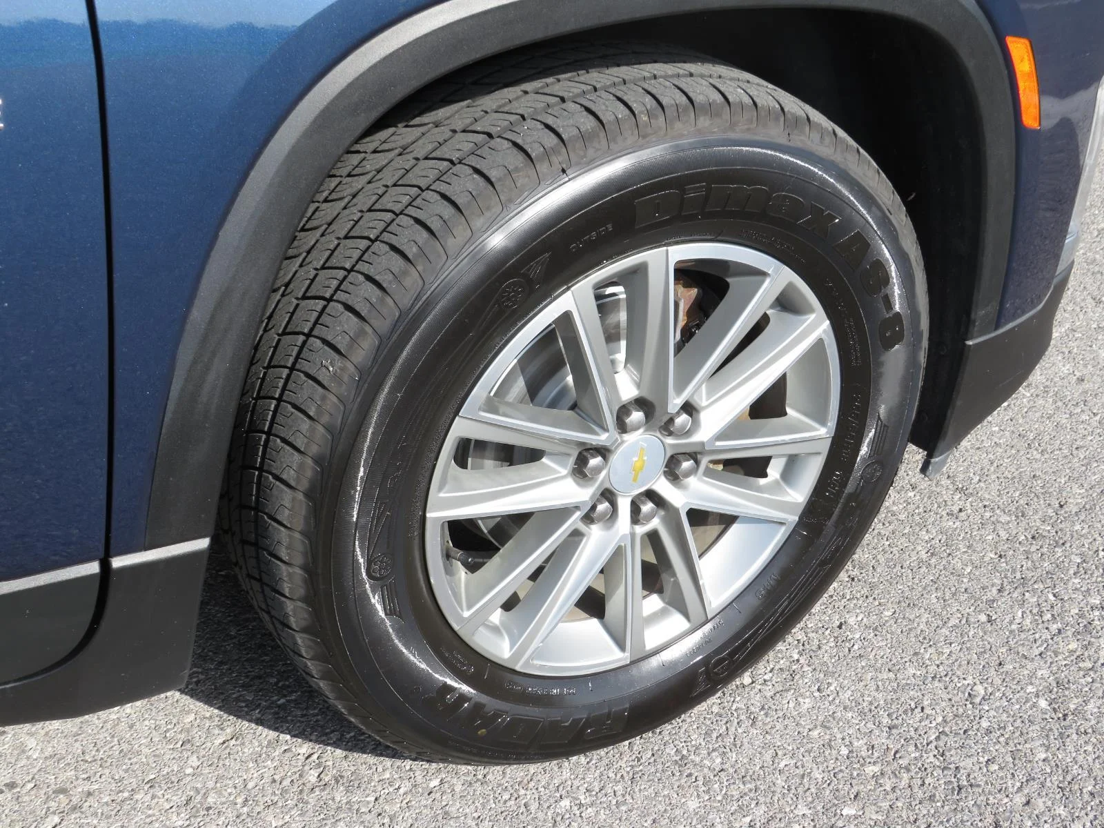 Used 2023 Northsky Blue Metallic Chevrolet LT Cloth image 10