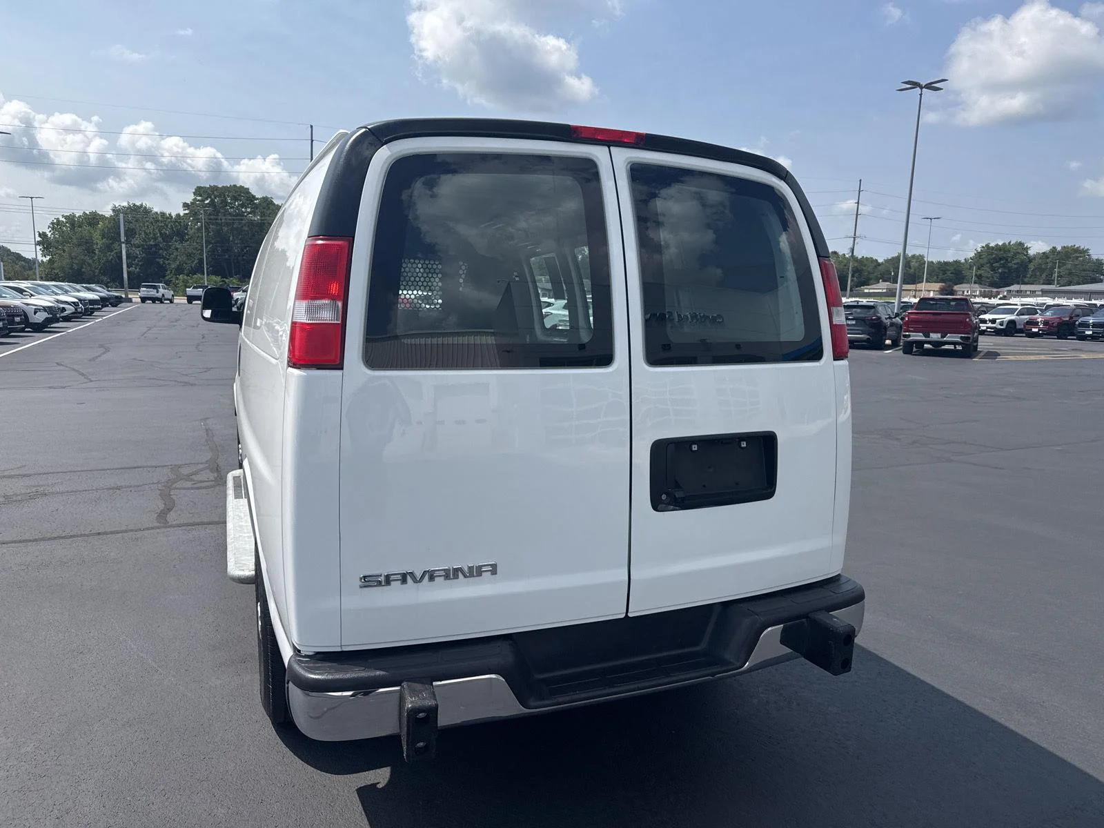 Used 2024 Summit White GMC Work Van image 3