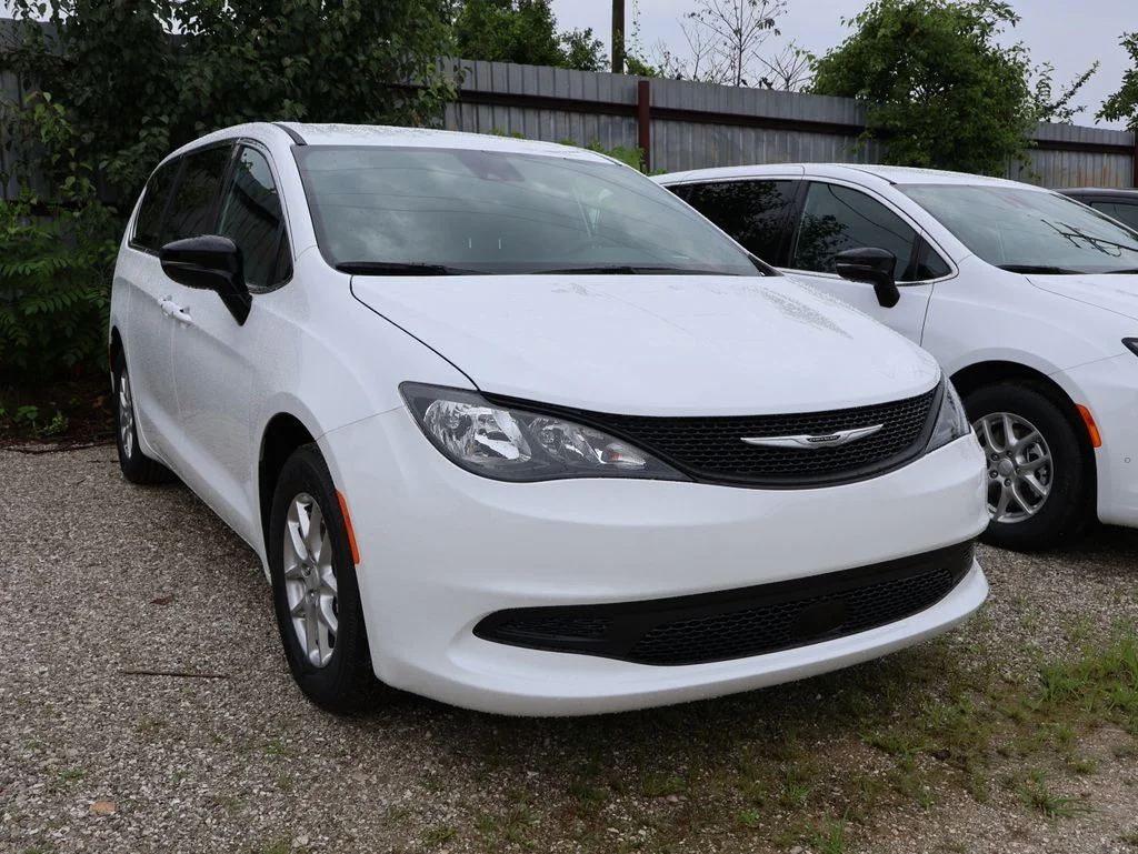 New 2027 Bright White Clear-Coat Exterior Paint Chrysler LX image 17