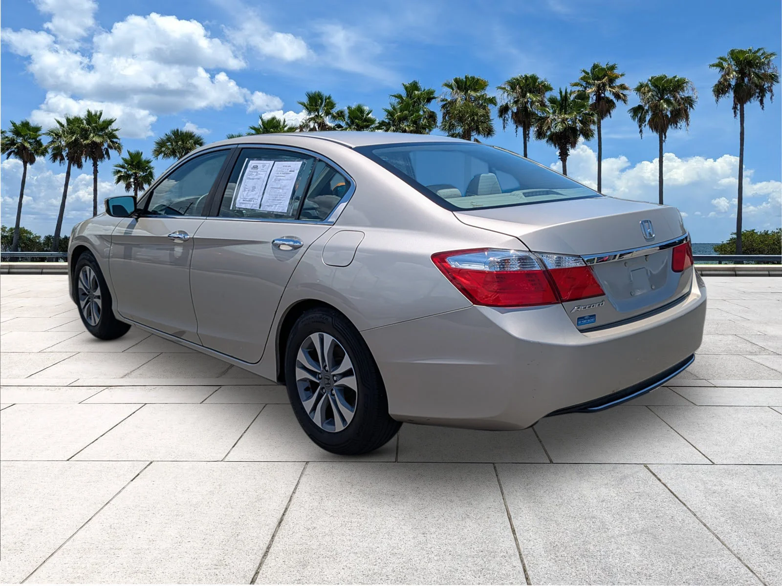 Used 2015 Champagne Frost Pearl Honda LX image 7
