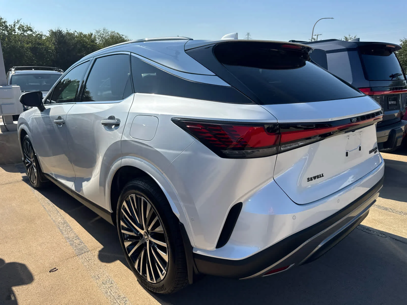Used 2026 Eminent White Pearl Lexus Premium+ image 4