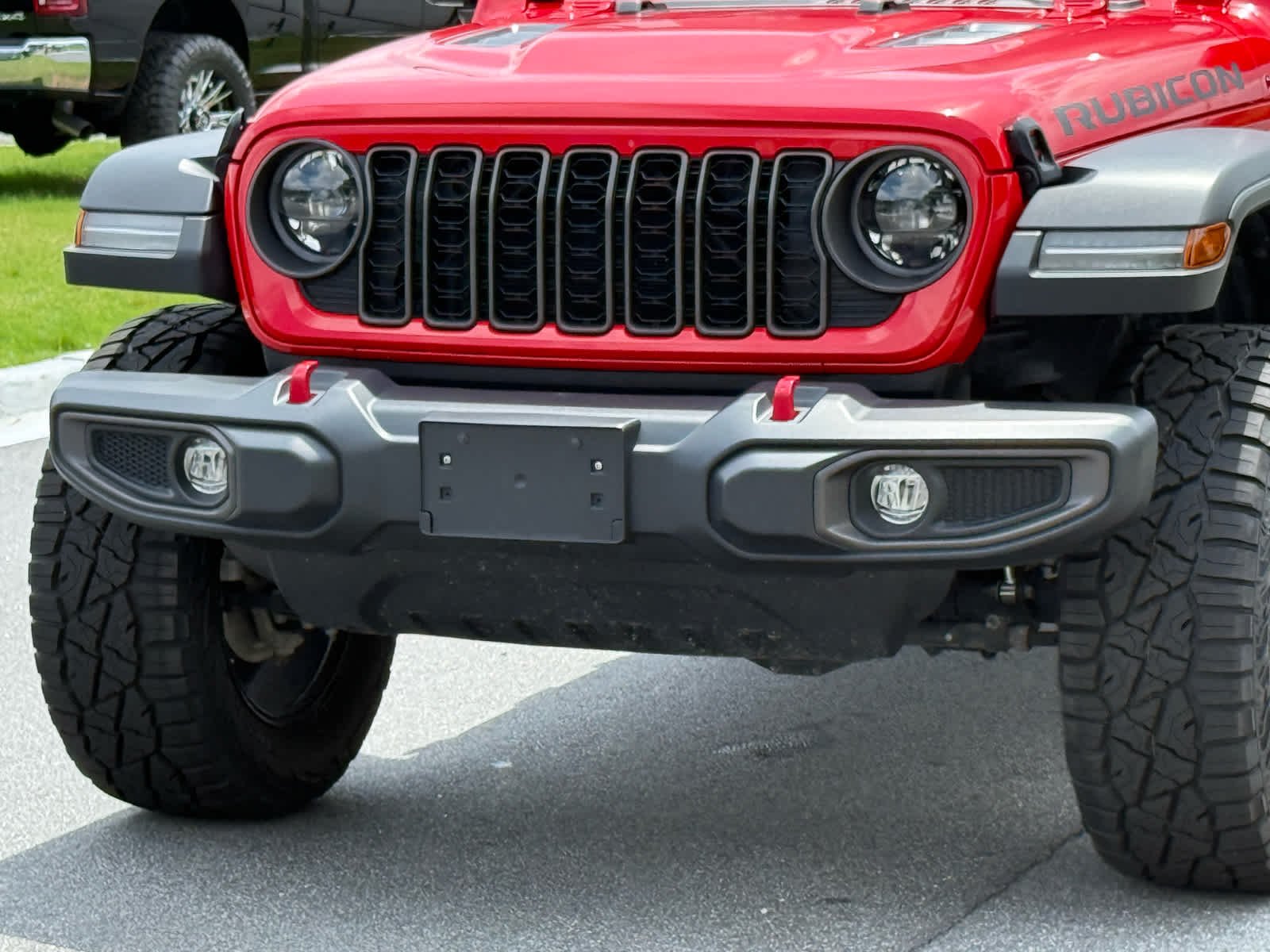 Used 2024 Firecracker Red Clearcoat Jeep Rubicon image 9