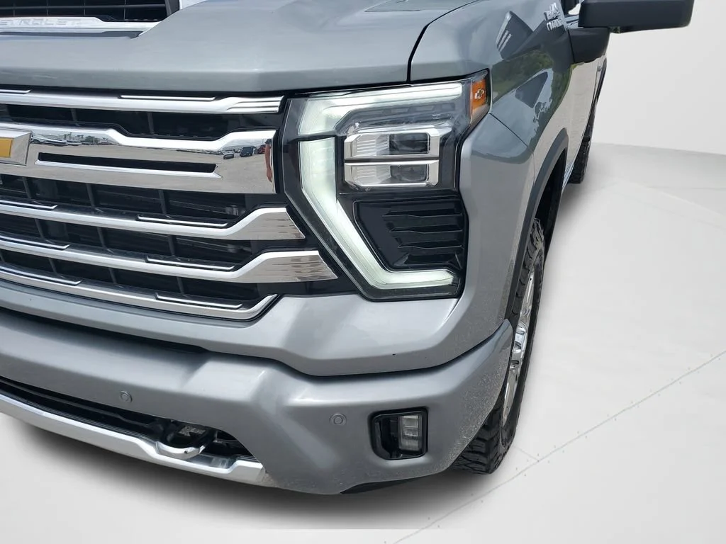 Used 2024 Sterling Gray Metallic Chevrolet High Country image 25
