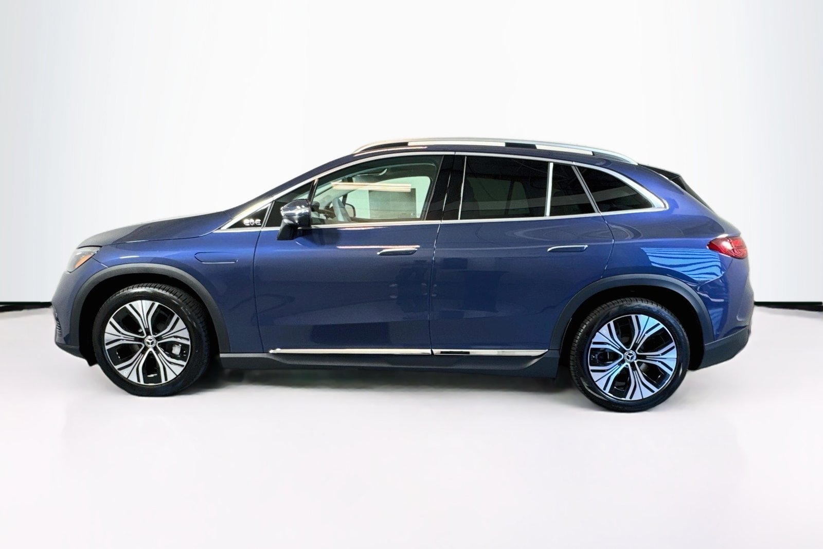 New 2026 Twilight Blue Metallic Mercedes-Benz EQE 320+ image 8