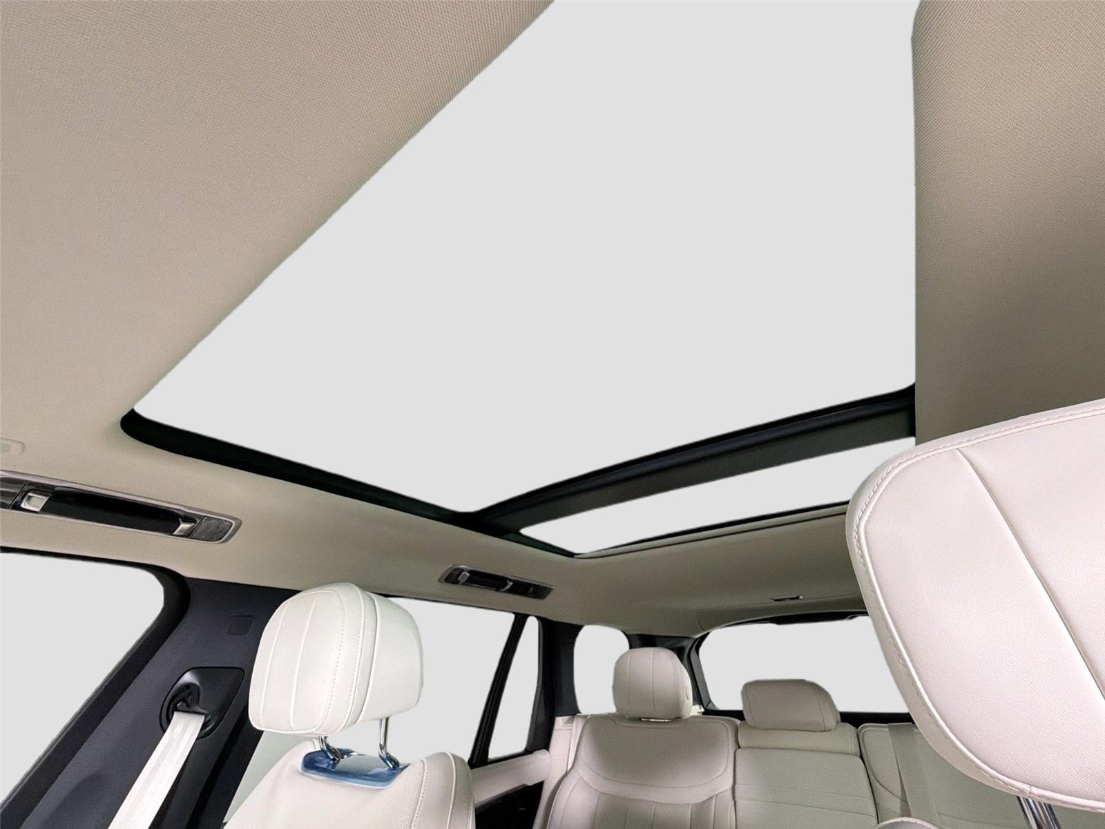 New 2026 Ethereal Frost Sliver LAND ROVER SE LWB 7-Seats / V8 image 21