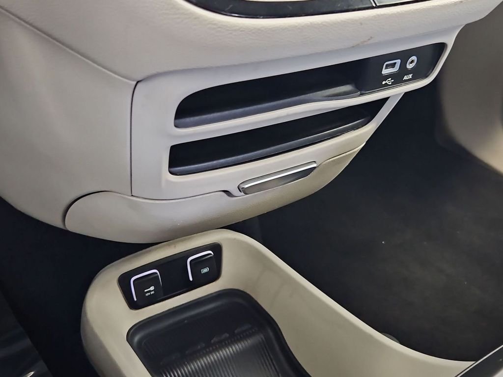 2017 Chrysler Pacifica Touring-L - Photo 35