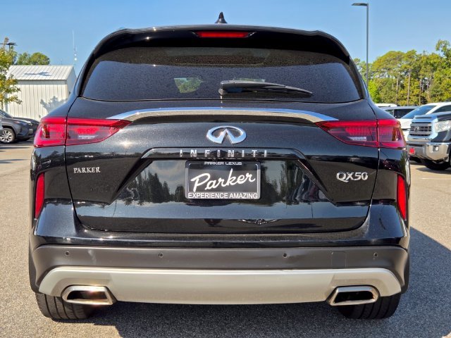 Used 2021 Black INFINITI Sensory image 4
