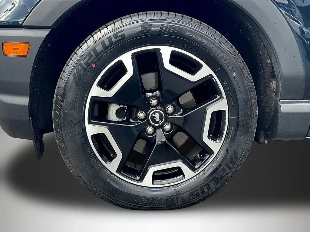 Used 2021 Blue Metallic Ford Outer Banks image 34