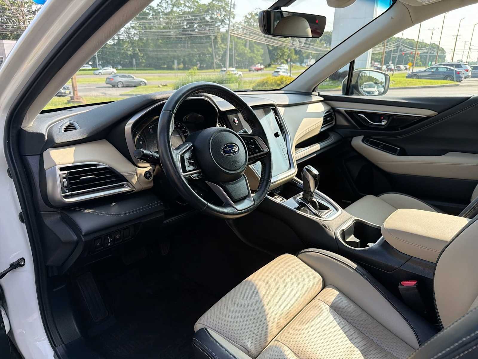 Used 2021 Crystal White Pearl Subaru Limited image 10