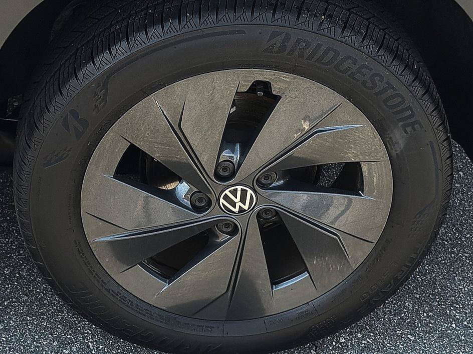 Used 2025 White Volkswagen S image 6