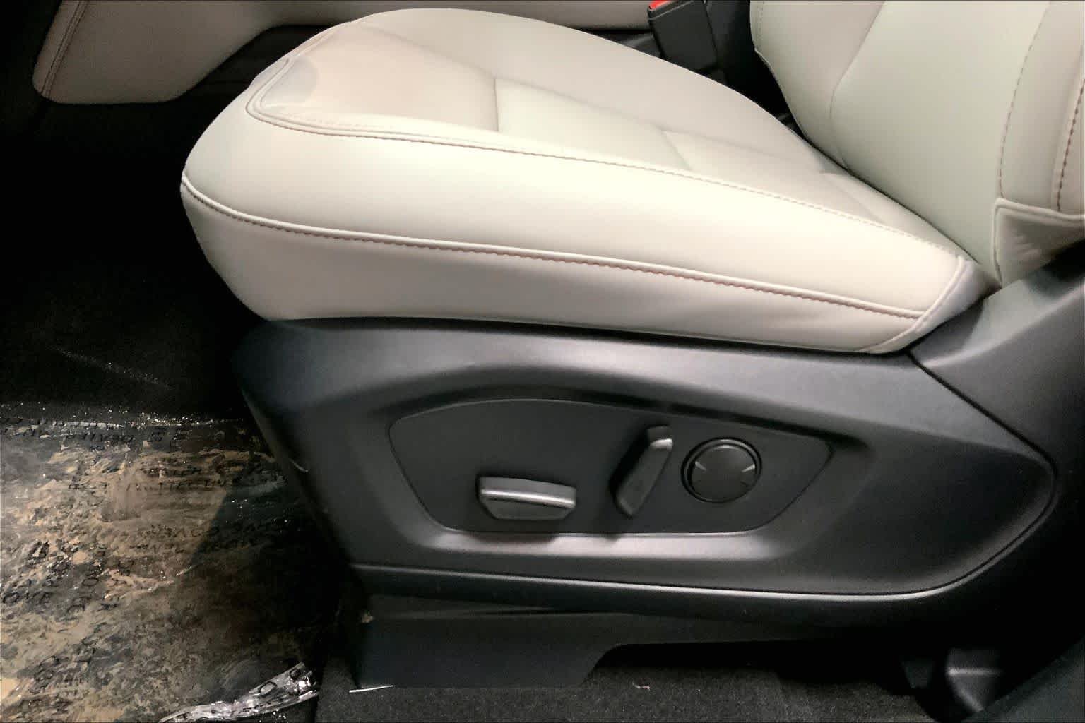New 2026 Carbonized Gray Metallic Ford Active image 19