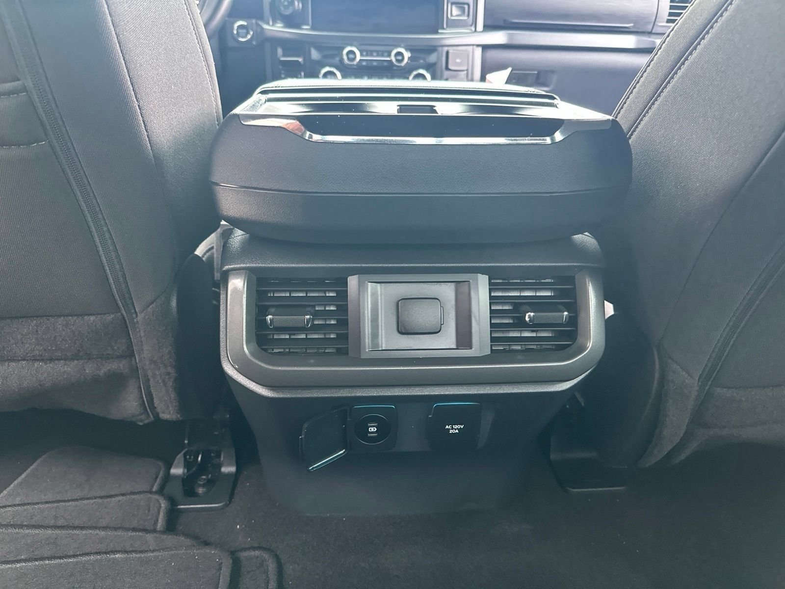 Used 2024 Silver Metallic Ford XLT image 17