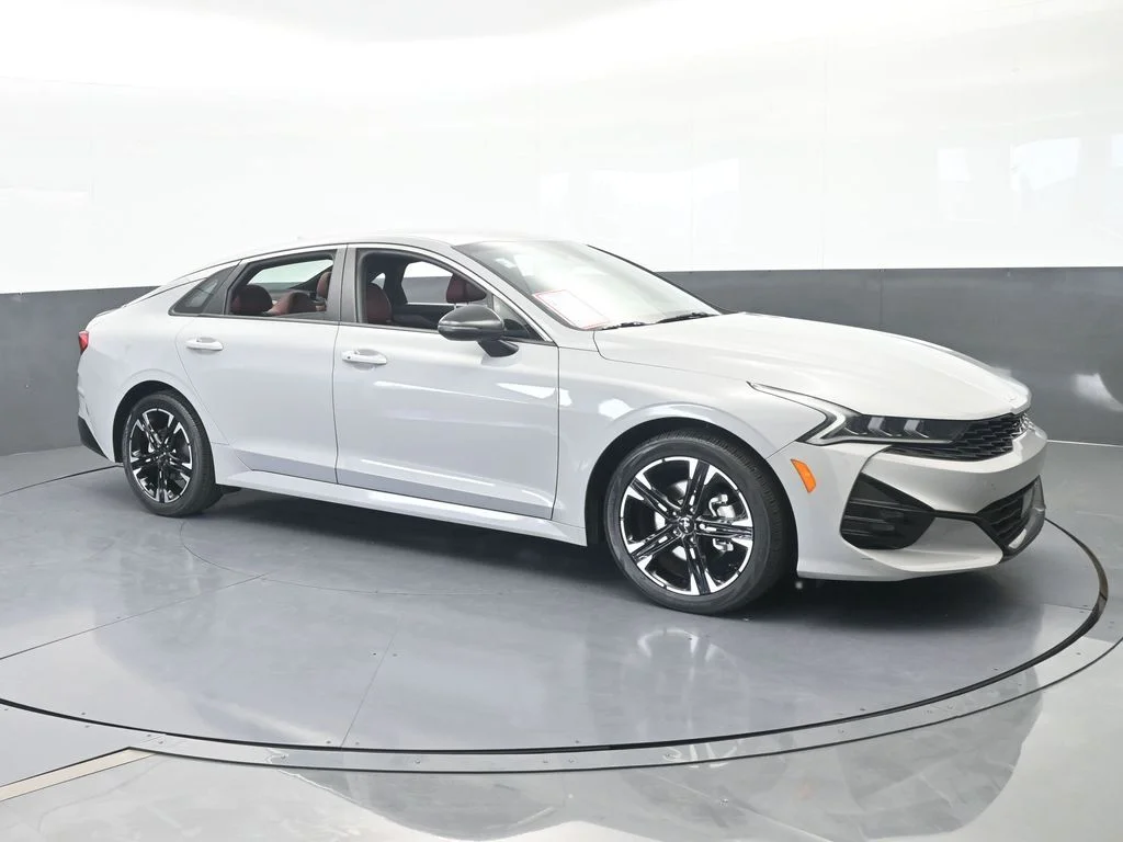 Used 2024 Wolf Gray Kia GT-Line image 8