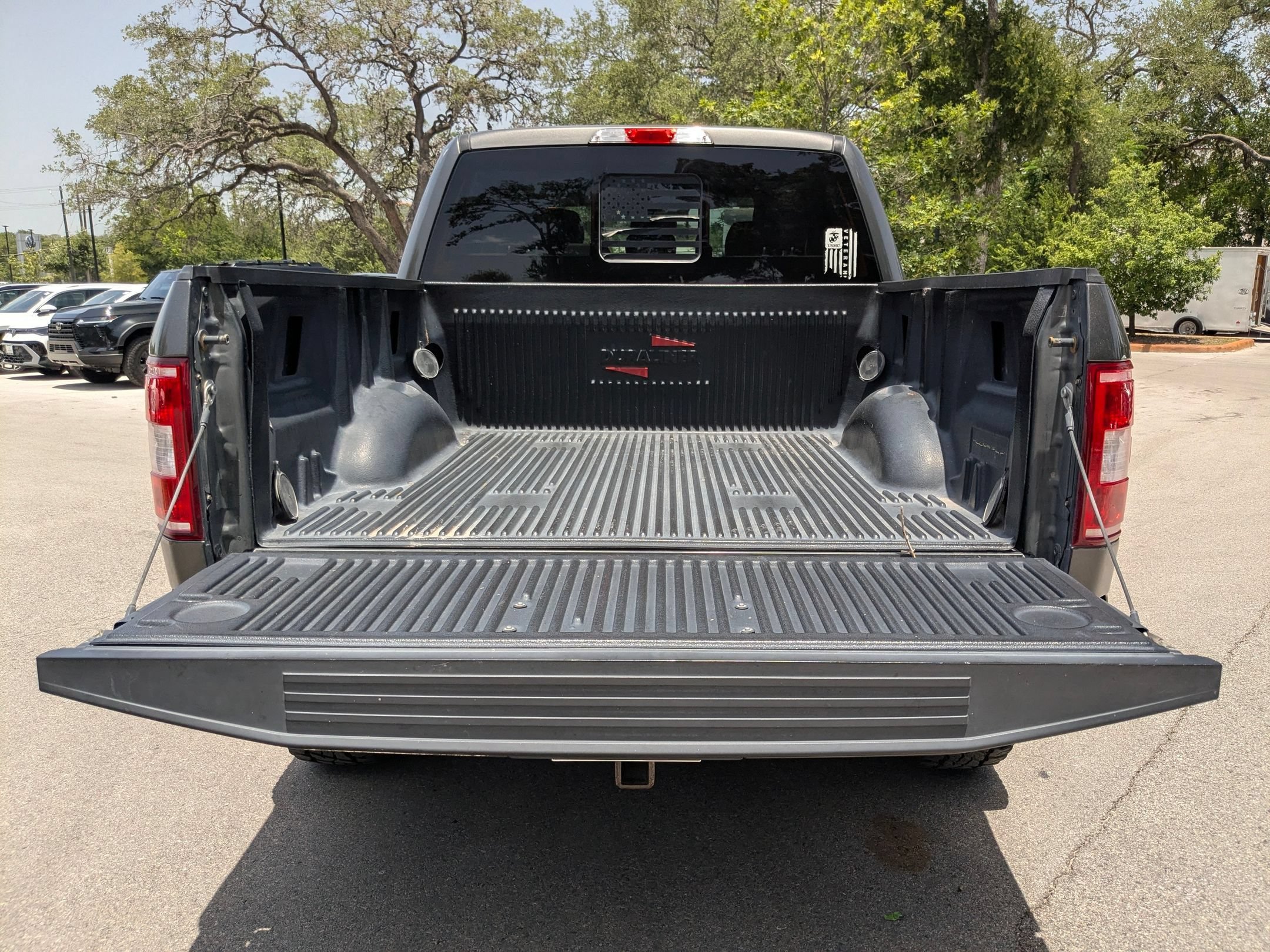 Used 2018 Magnetic Ford XLT image 23