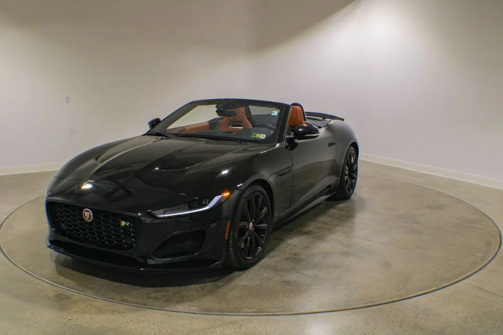 2021 Jaguar F-TYPE R Convertible's photo