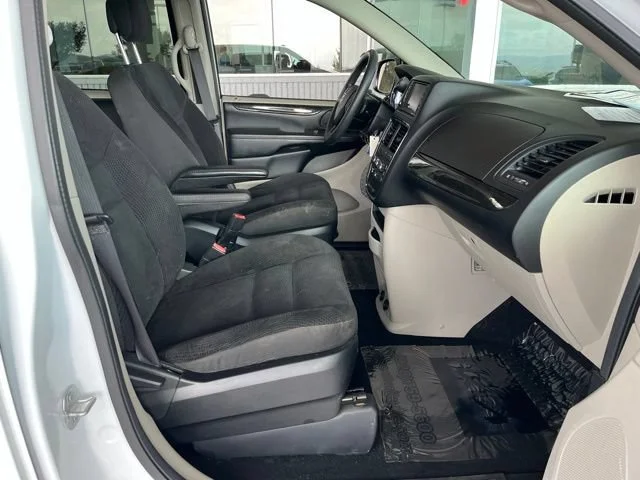 Used 2019 White Knuckle Clearcoat Dodge SE image 54