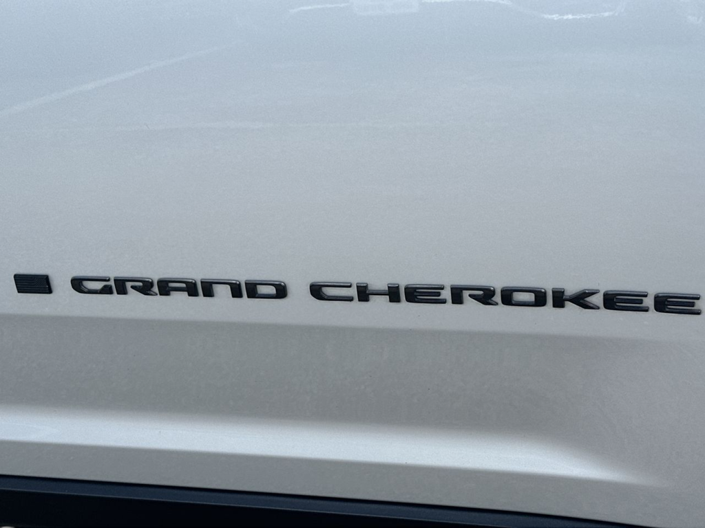 Used 2025 Silver Jeep Altitude X image 45