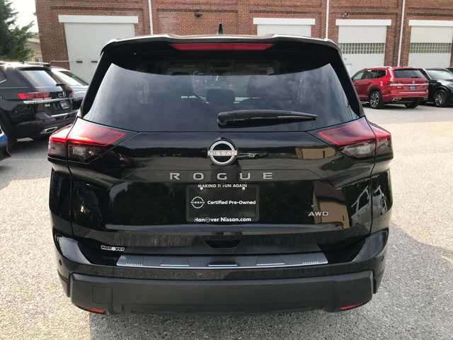 Certified Used 2025 Super Black Nissan SV image 5