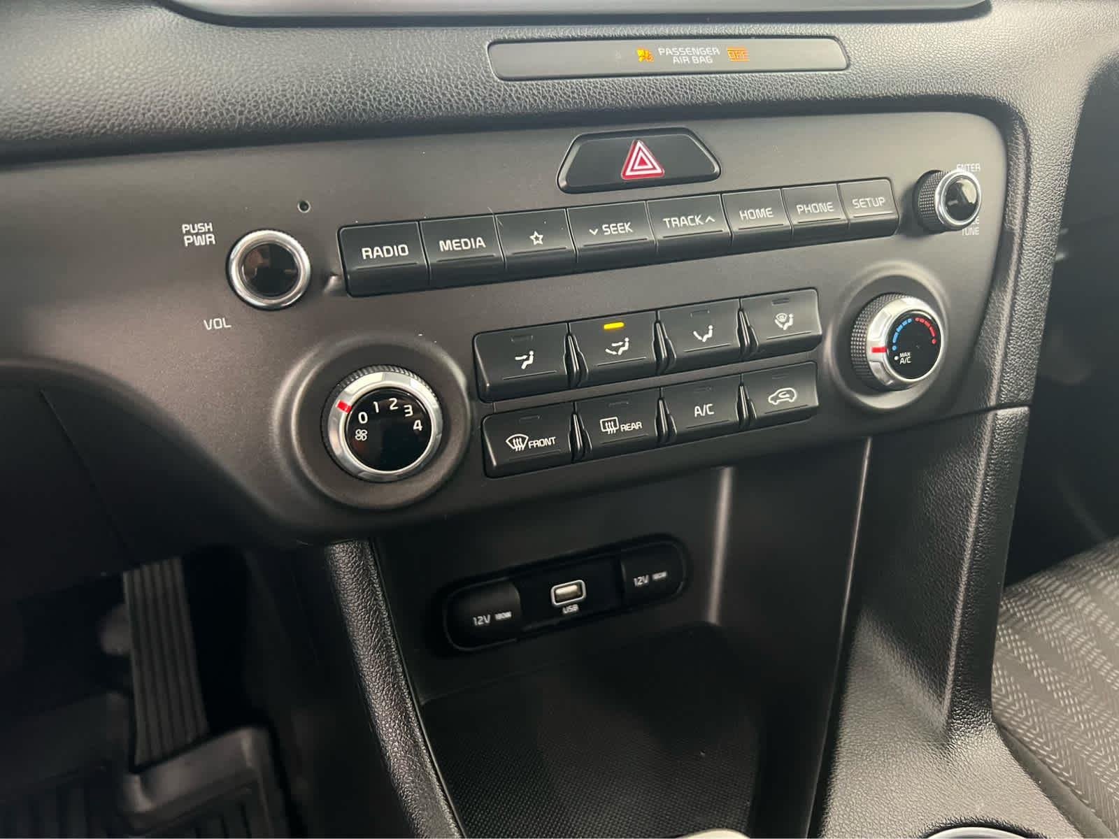 2022 Kia Sportage LX - Photo 17