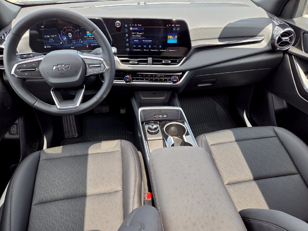 2027 Chevrolet Equinox LT - Photo 10