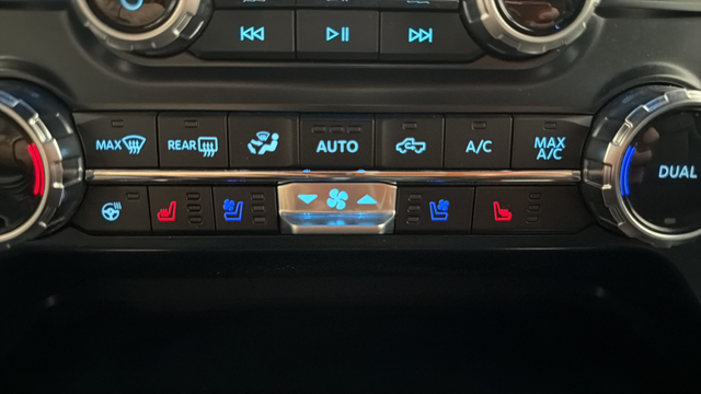 Used 2025 Antimatter Blue Metallic Ford Tremor image 28