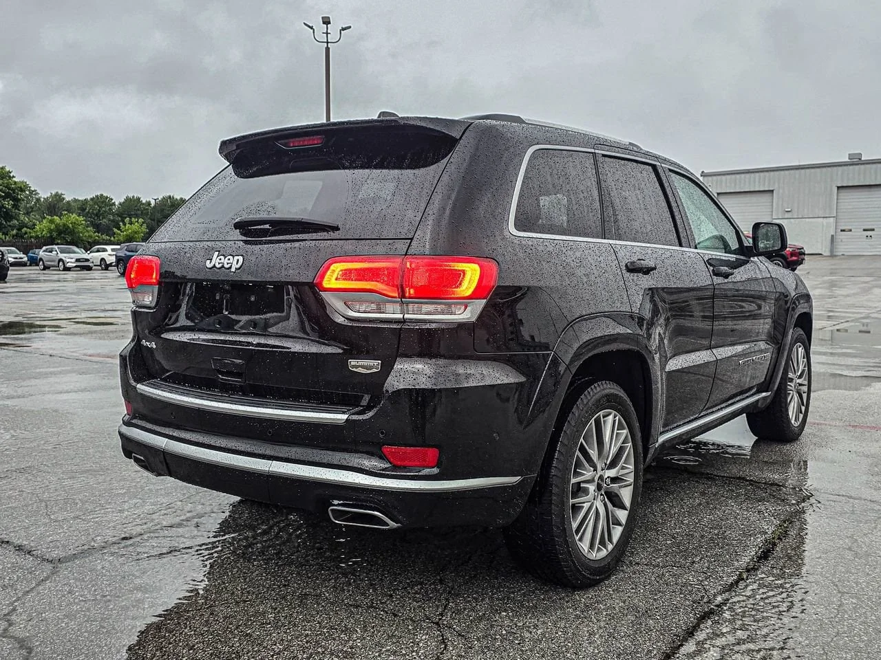 Used 2017 Black Jeep Summit 4x4 image 5