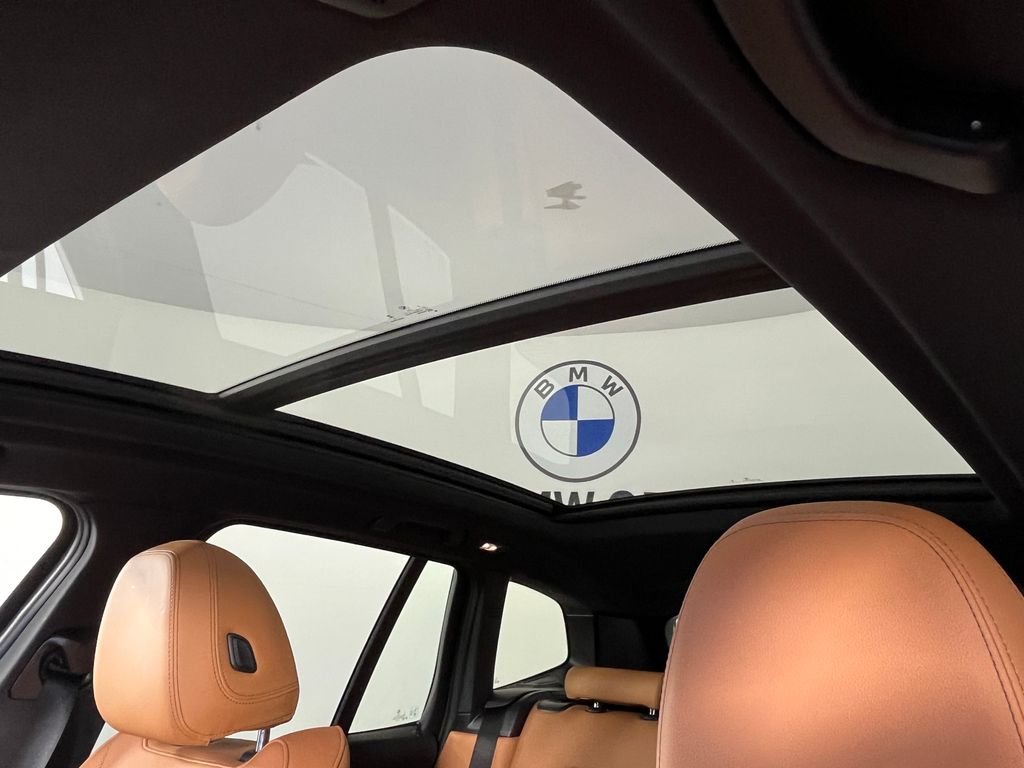 Used 2023 Gray BMW xDrive30i image 31