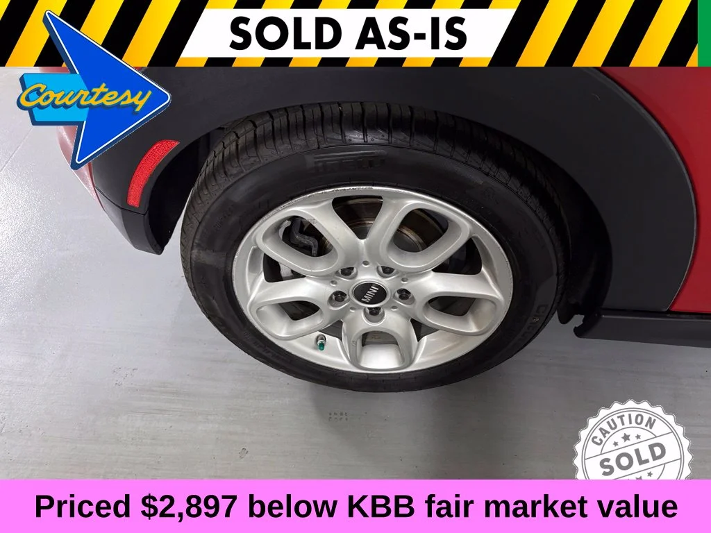 Used 2015 Red MINI Base image 11