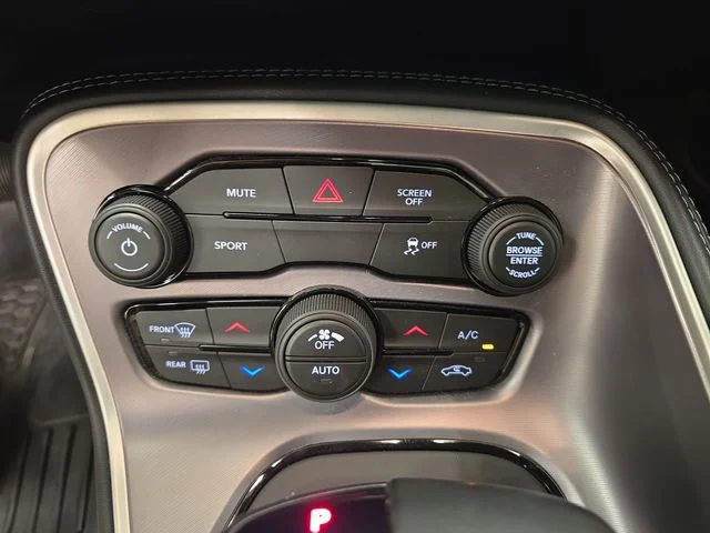 Used 2021 Granite Crystal Clearcoat Metallic Dodge SXT image 20
