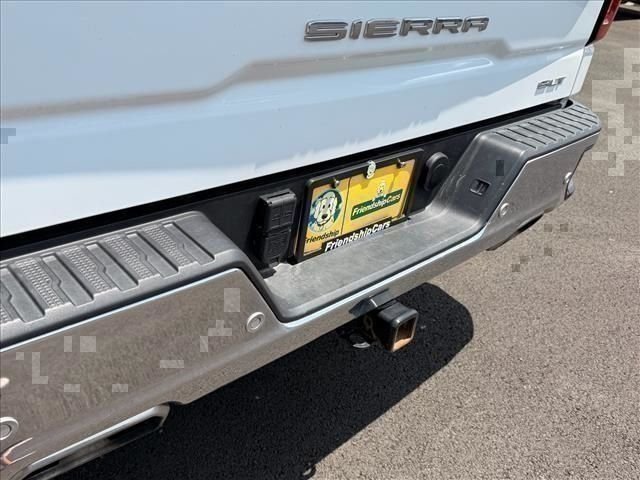 Used 2024 White GMC SLT image 9