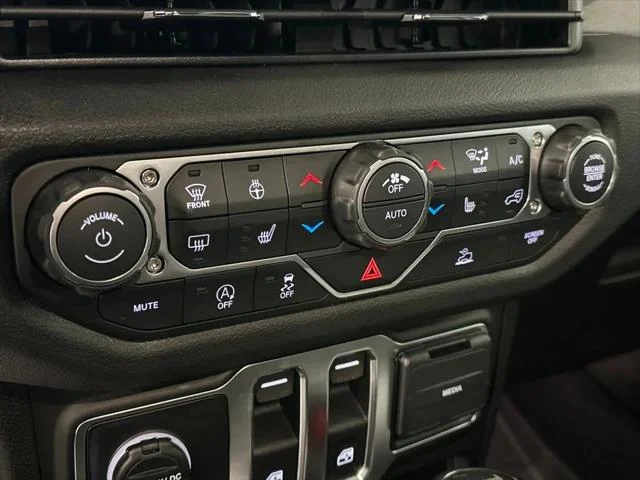 New 2026 Reign Exterior Paint Jeep Sport S image 23
