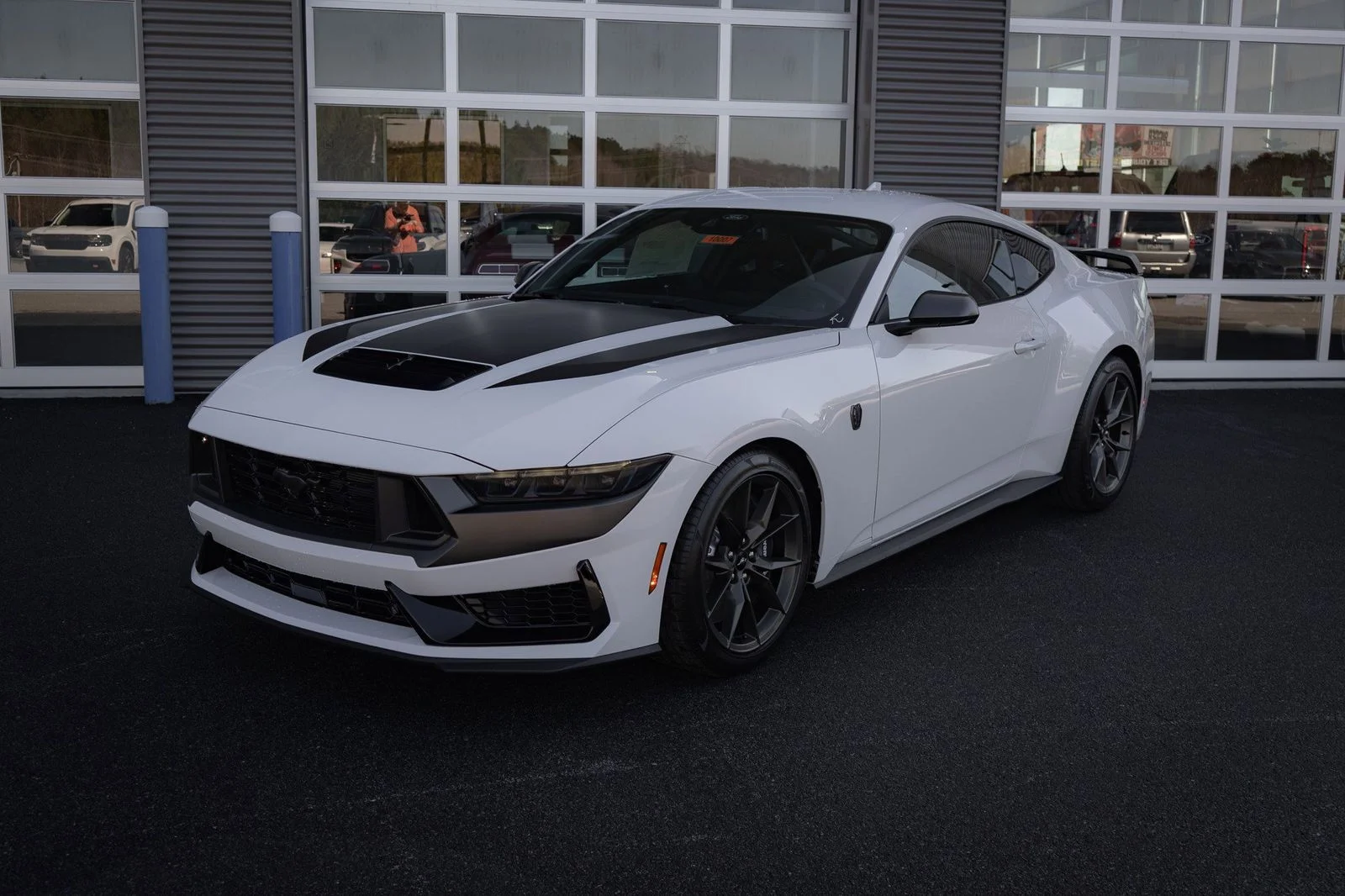 2025 Ford Mustang Dark Horse - Photo 17