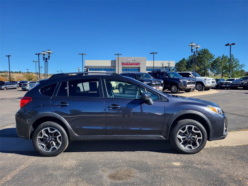 2017 Subaru Crosstrek 2.0i Premium photo 2