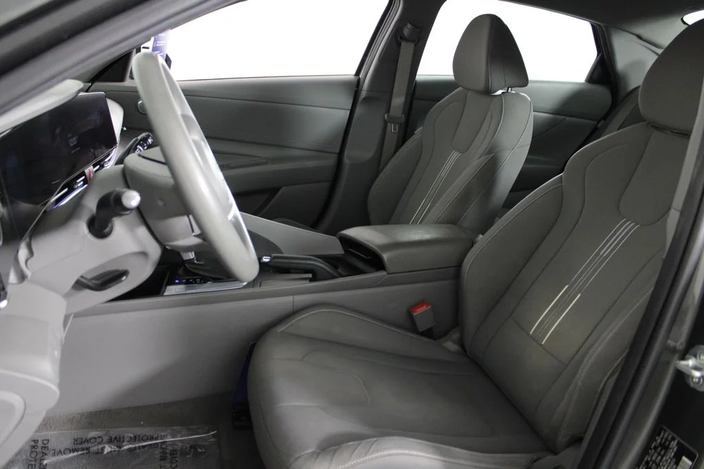 Used 2024 Gray Hyundai SEL image 18