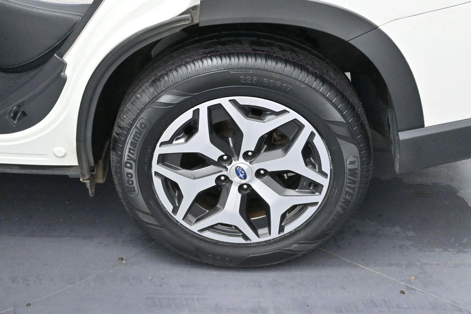 Used 2021 Crystal White Pearl Subaru Premium image 34