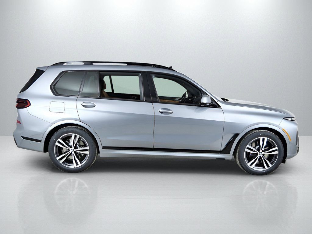 Used 2026 Gray BMW xDrive40i image 9