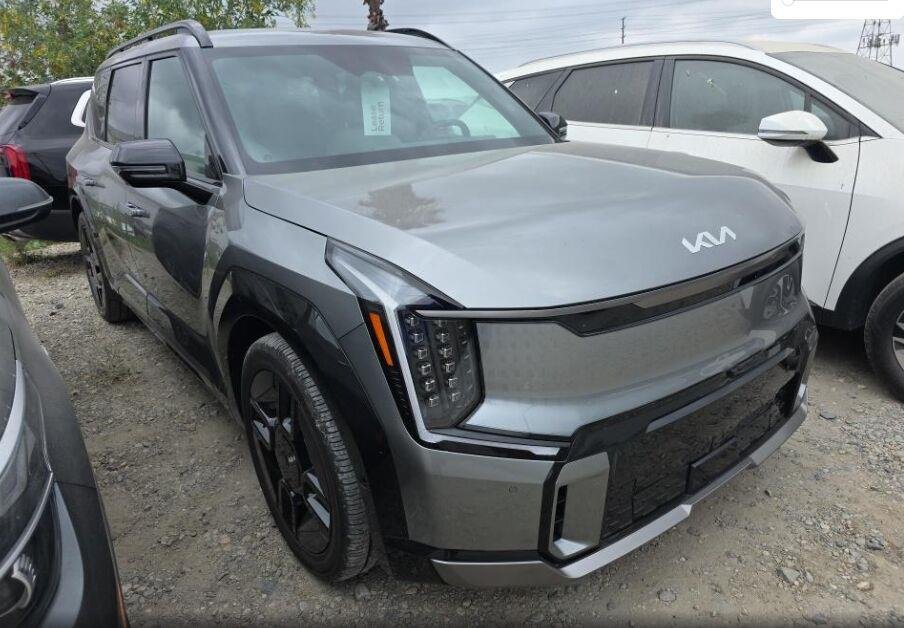 Used 2025 Pebble Gray Kia GT-Line image 3