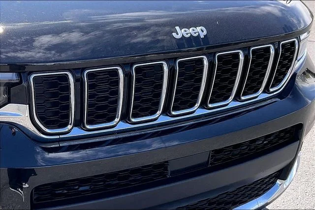 Used 2025 Black Jeep Limited image 31