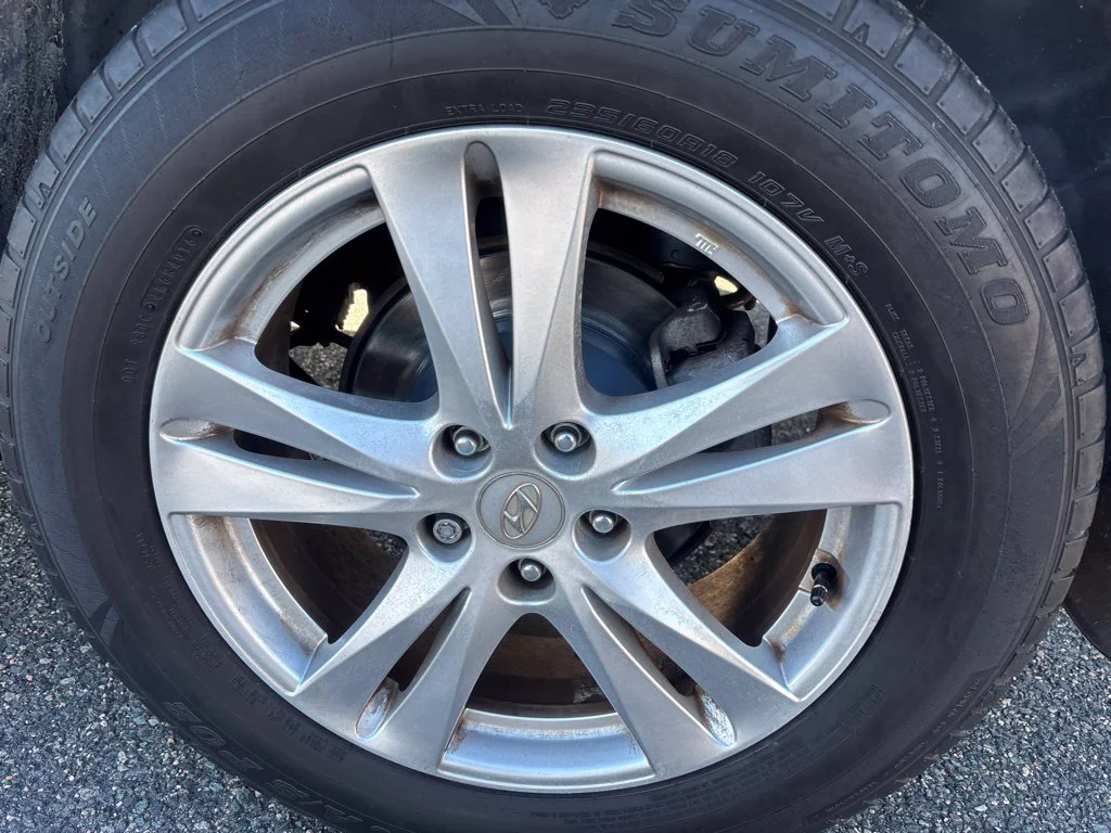 Used 2011 Gray Hyundai SE image 25