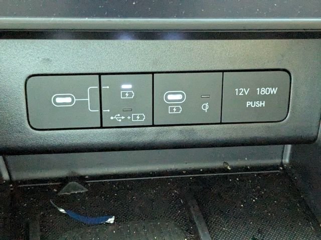 Used 2025 Black Hyundai Limited image 24