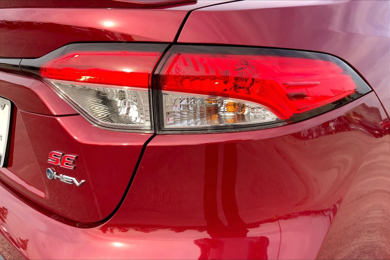 Used 2026 Ruby Flare Pearl Toyota Hybrid SE image 30