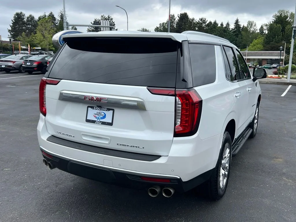 2024 GMC Yukon Denali - Photo 7