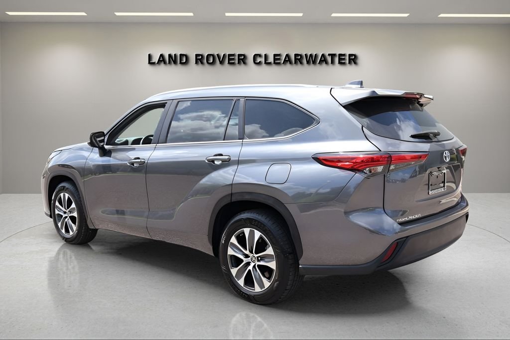 Used 2023 Gray Toyota XLE image 3